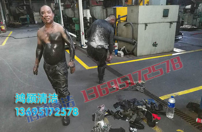 志高空調(diào)廠機械管道清理